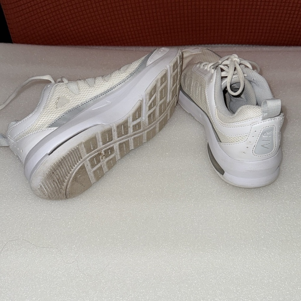 Nike Air Max Women’s Sneakers White Gray Size 9 - Picture 7 of 7
